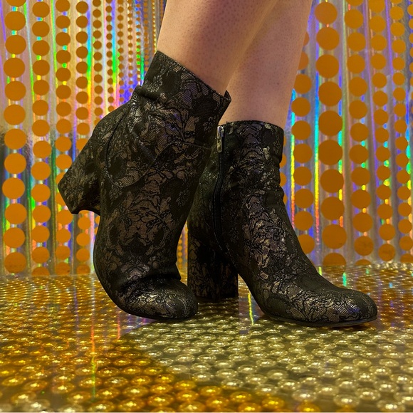 Meet your Posher, Samantha - Picture 2 of 2